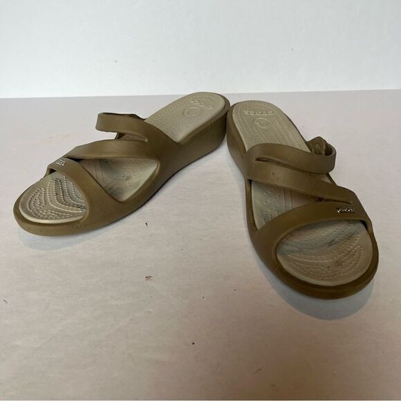 Women's Crocs Tan Slip On Wedge Sandals Size 10 - Picture 1 of 9